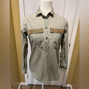 J. CREW WOMEN LONG SLEEVE HALF BUTTON MILITARY OLIVE GREEN GOLD BEAD SHIRT sz 00